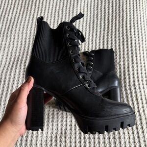 Forever 21 Black Chunky Lace Up Boots size 9